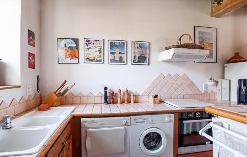 кухня, Cozy Home In Frayssinet-Le-Gélat (Cozy Home In Frayssinet-Le-Gelat) in Frayssinet-le-Gélat