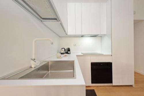 YCH-Delightful flat near San Giovanni, Roma (foto 3)