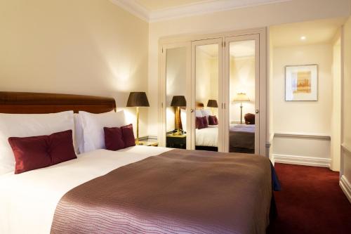 1 queen bed