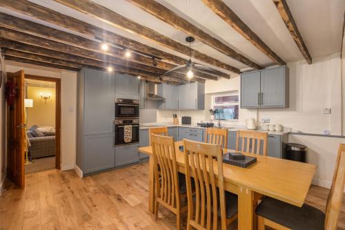 A szálláshely kívülről, The Old Farm Shop in Ganton