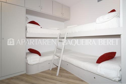 Renovated Studio (4 Adults) with Parking