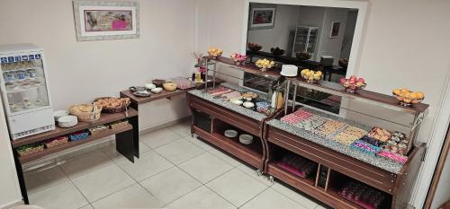 Makanan dan Minuman, Hotel Alliance in Lourdes