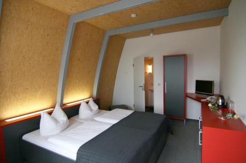 1 queen bed