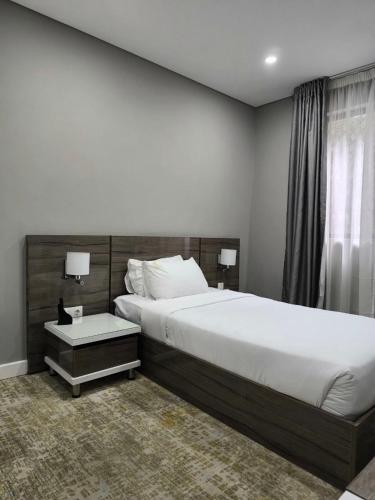 Single Room image 6