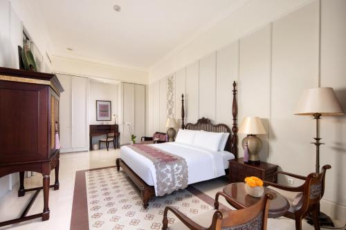 King Suite with Ocean View image 5