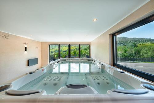 Kümblustünn, Country Relax Resort in Lunca Vişagului