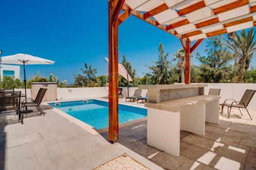 Alasia 16 - Modern smart villa in tranquil serenity