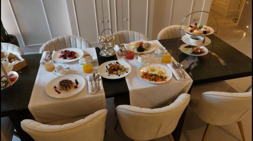 Palazzo Goldoni Condotti Collection - image 11