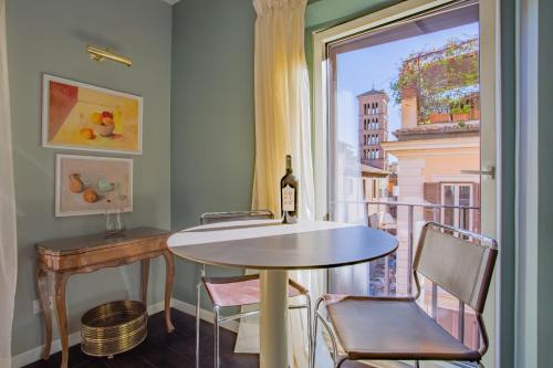 Chic Spanish Steps Retreat, Rome (photo 9)