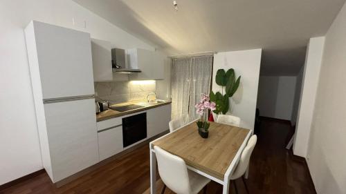 3 bedrooms, 5 beds