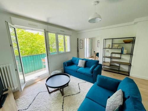 Two-Bedroom Apartment with Balcony room in Le Cordeliers Confort - Parking Wifi