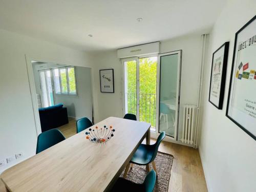 Two-Bedroom Apartment with Balcony image 7