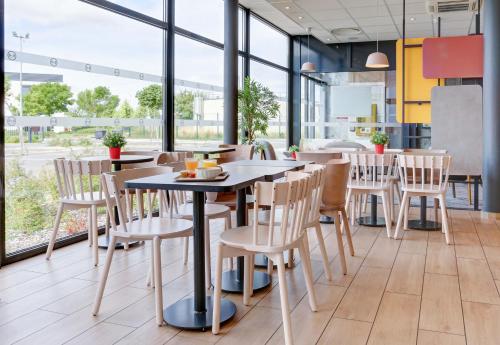 . B&B HOTEL Reims Croix Blandin