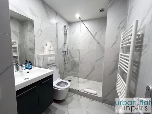 Urban Flat 99 - Spacious 6 BDR Apartment in Paris - image 11