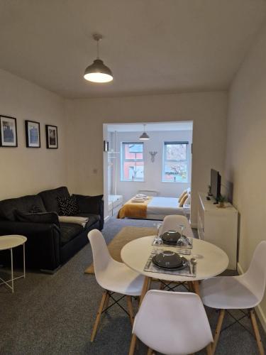 Victory Apartment by RentMyHouse - image 7