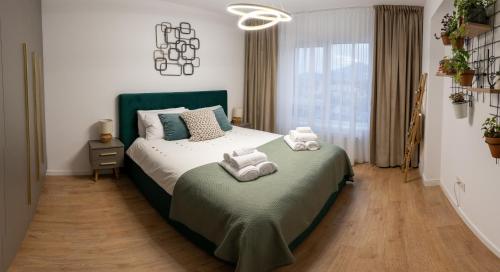 Mountain and City View with Underground Parking Mountain and City View with Underground Parking