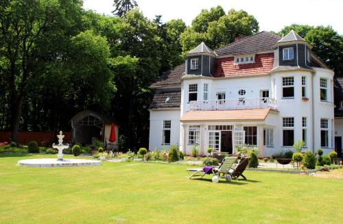 Dārzs, Villa am Stechlin in Stechlin