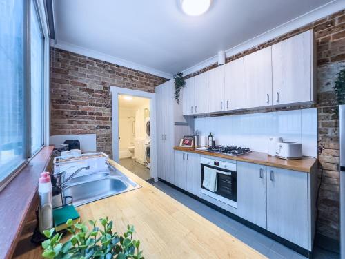 Serenity home in the heart of city in Glebe