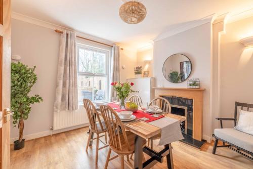 2BR Character Home Minutes from Windsor, Private Garden - By Tempstay, Windsor (fotografie 10)