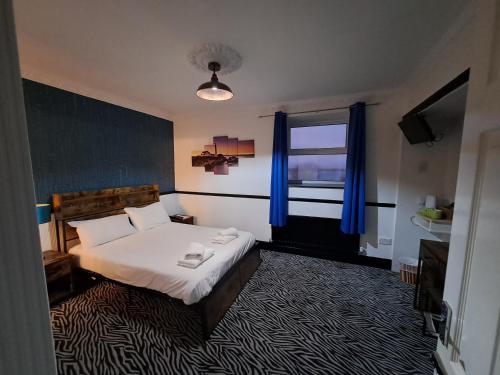 Boathouse Hotel - image 11
