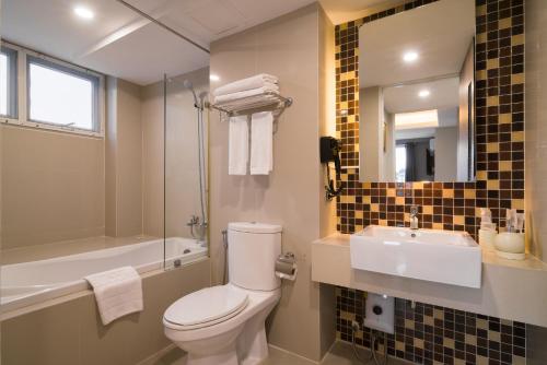 room detail thumbnail 2