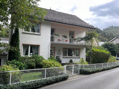 Haus Arthur Klingels, Ferienwohnungen in Bad Bertrich, Deutschland