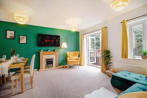Central Cactus Escape Ideal for Long Stays 10ppl!
