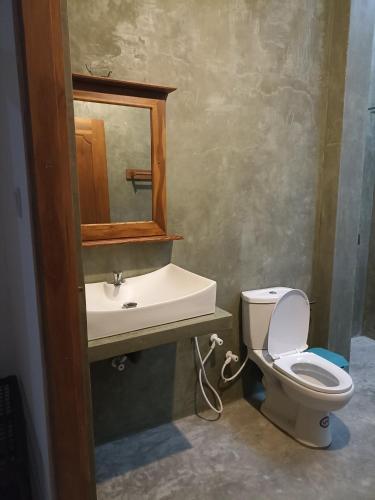 Double Room with Balcony image 10