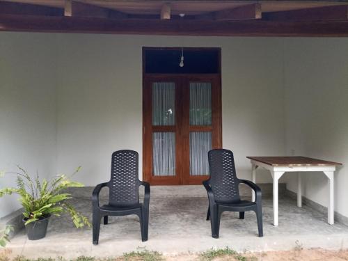 Double Room with Balcony image 3