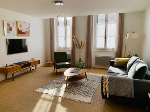 Two-Bedroom Family Apartment room in Le Capricorne Plein Centre Ville La Rochelle Wifi