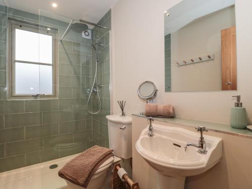 Buitenkant, Dutch 2 in Broughton Poggs