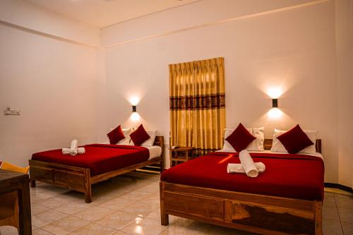 Deluxe Quadruple Room image 5