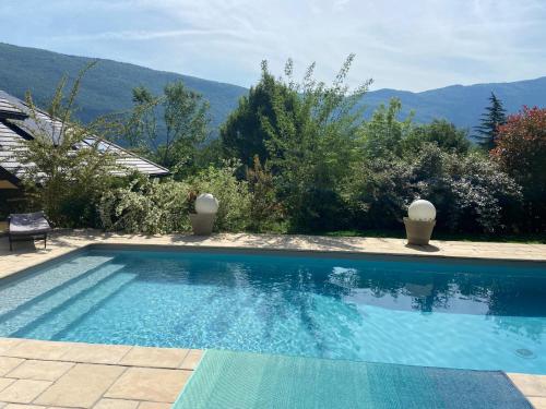 Cabana & Villa L' Elégante - Piscine, Plage à 1km gîte à louer LE VIEUX CHALET
