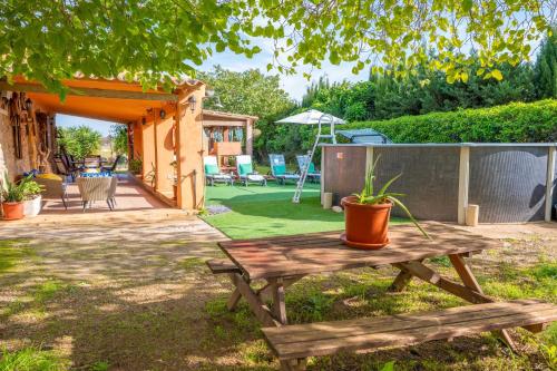 YupiHome Finca Can Calistro - image 2
