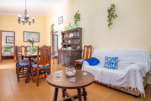 YupiHome Finca Can Calistro - image 4