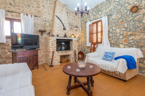YupiHome Finca Can Calistro - image 3