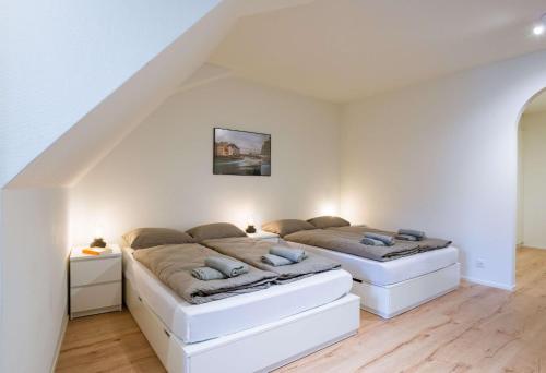 Studio F image 10
