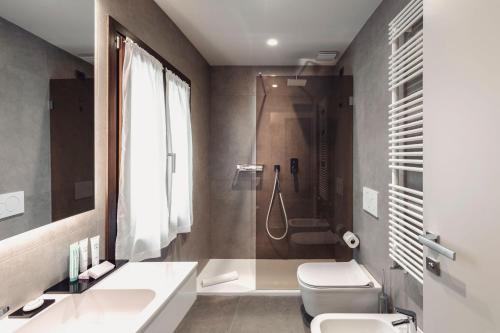 Romantic Junior Suite image 8