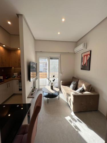 Stylish Condo Nearby Acropolis & Metro, Atény