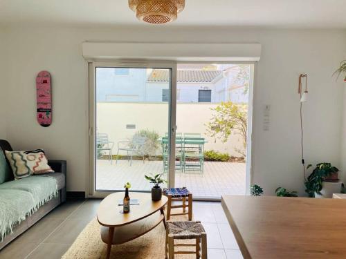 One-Bedroom Apartment with Terrace image 2