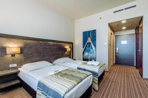 2 twin beds