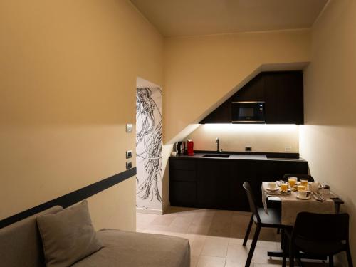 One-Bedroom Apartment image 6