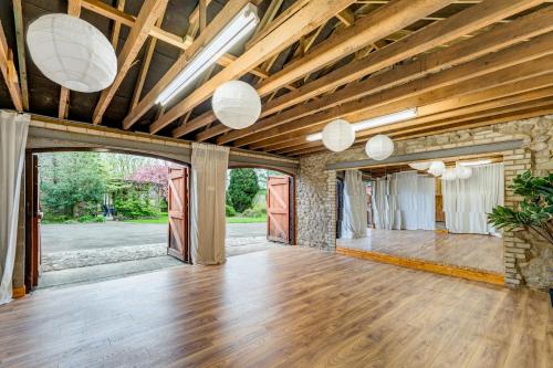 Spordikeskus, Central Malham Wellbeing Escape, 5-bed house with yoga studio in Malham