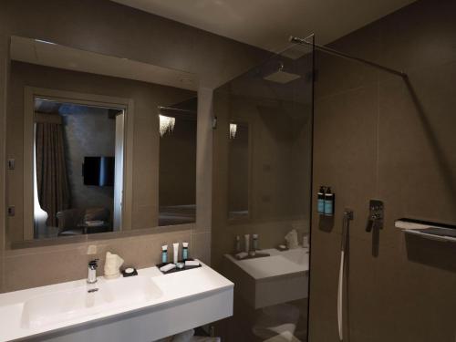 Romantic Junior Suite image 4