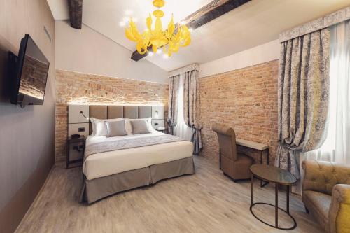 Romantic Junior Suite image 5