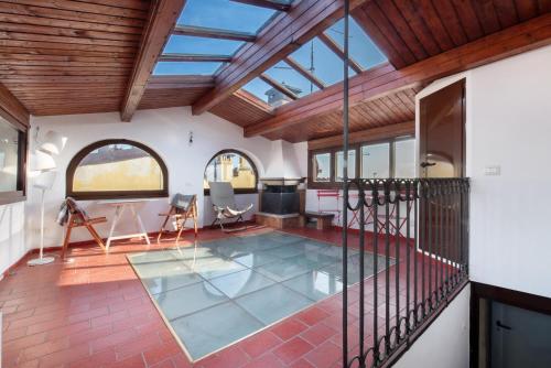 Superior One-Bedroom Apartment