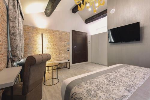 Romantic Junior Suite image 6