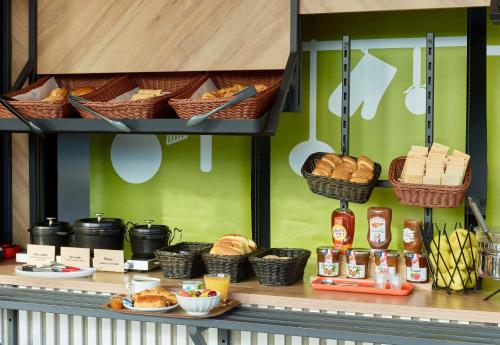 B&B Hôtel Massy Gare TGV - image 4