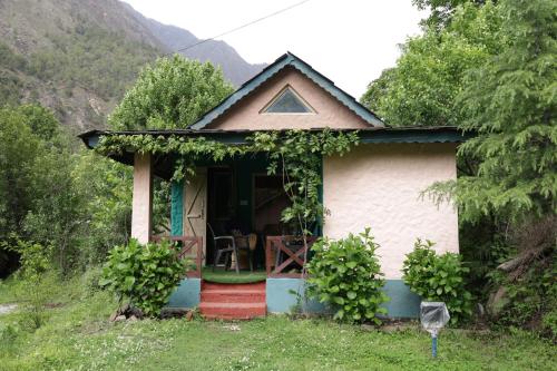 Thehraav By The River - Mudhouse Odyssey, Tirthan Valley, Banjār (foto 8)