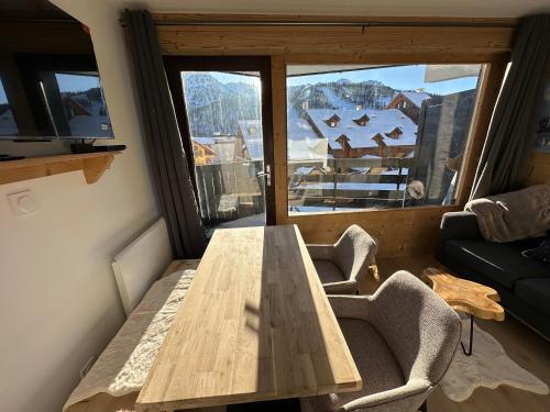 Appartement rénové cosy avec belle vue Appartement rénové cosy avec belle vue